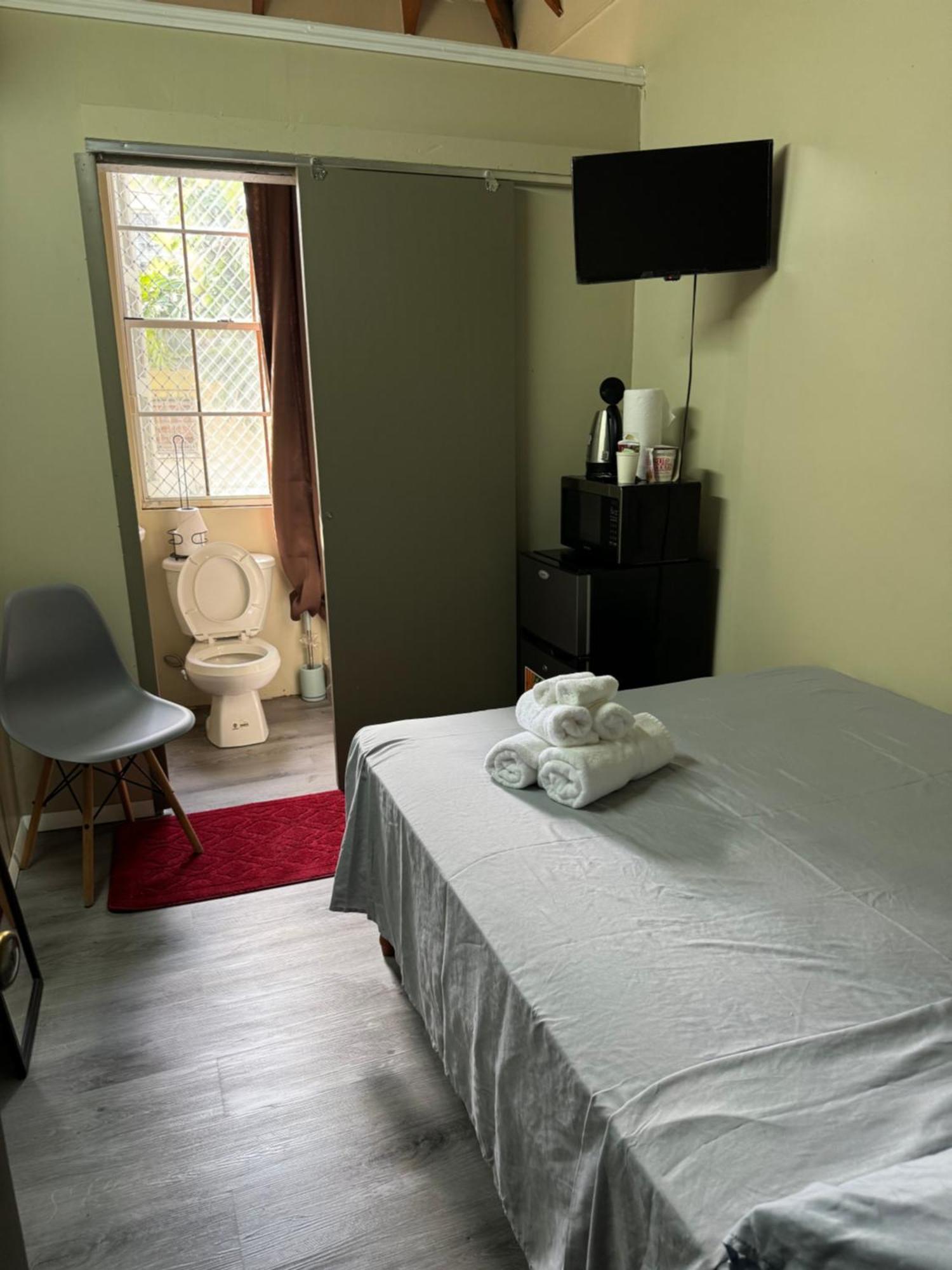 Jj Guest House Branns Hamlet Экстерьер фото